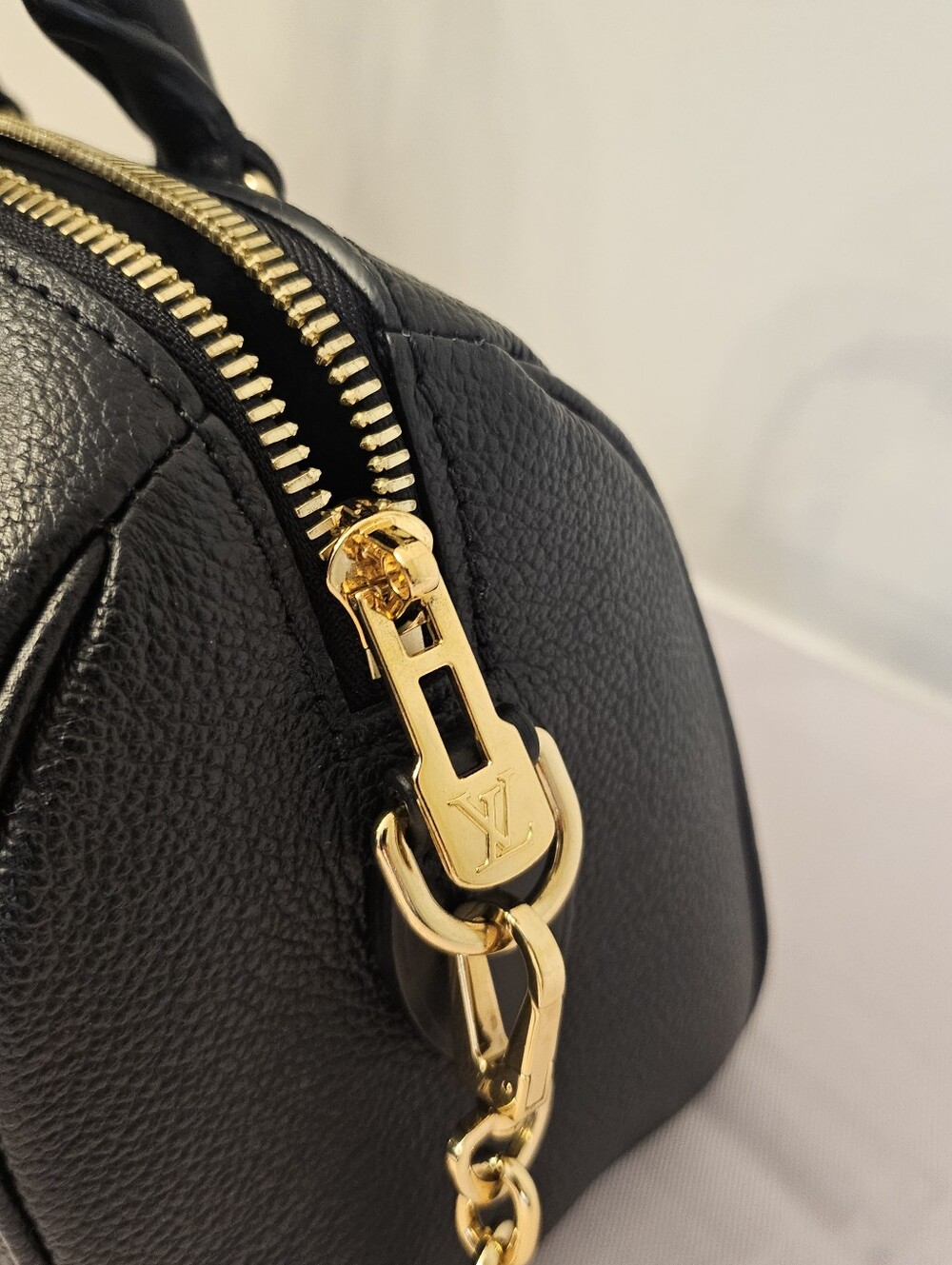 Louis Vuitton Speedy 20 Bandoulière Black Empreinte Microchipped - Picture 2 of 16